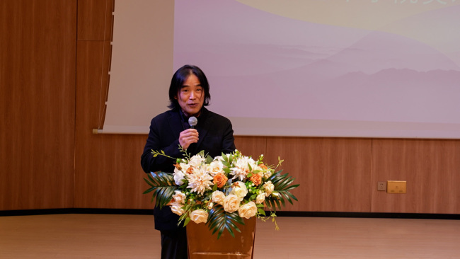 山东艺术学院美术学院院长程林新主持开幕式