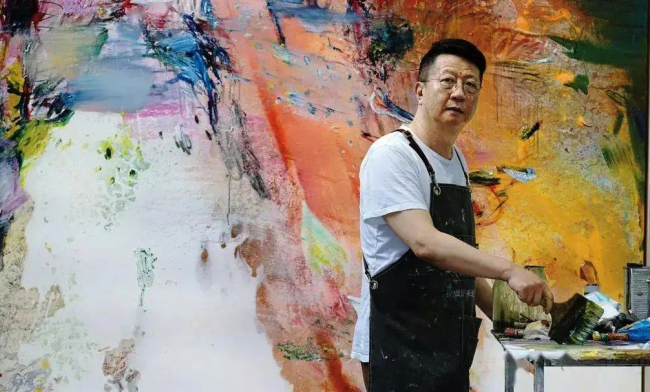 王衍成:将生命痕迹真实地留在画布当中