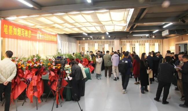 “笔墨如烟 写意立情——近僧大写意绘画雅集展”昨日在潍坊开展
