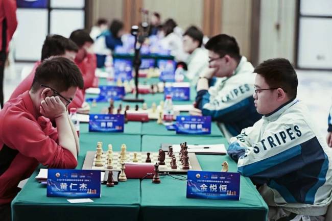 少年执棋破长空——山外国象队称雄全国团体赛侧记