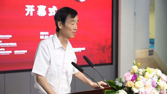 “花开盛世——孙成刚大写意花鸟画全国巡展（西安站）”昨日在陕西省美术博物馆开幕