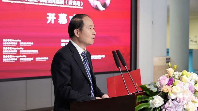 “花开盛世——孙成刚大写意花鸟画全国巡展（西安站）”昨日在陕西省美术博物馆开幕