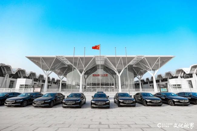 护航国际一流经济盛会——100台沃尔沃S90入选2025夏季达沃斯论坛官方用车