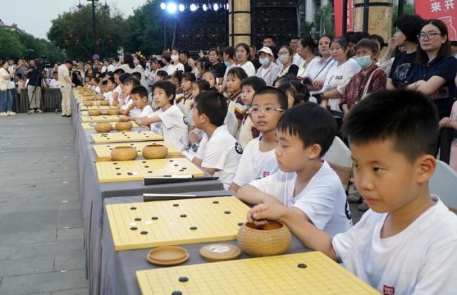 德州平原千年古县落子有声，小棋子转动围棋产业大舞台