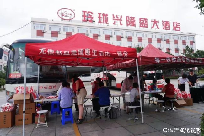 玲珑集团昨日开展无偿献血活动：217人挽袖献爱，8.68万毫升热血传递生命温度