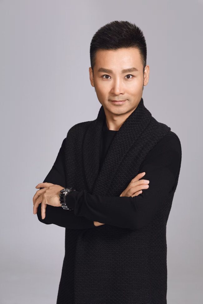 刘和刚“爸气全开33”主题演唱会昨晚在四川遂宁举办，5000余名观众泪目合唱燃爆全场
