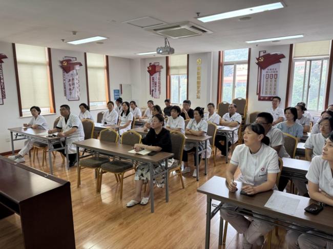 威海市级机关卫生所开展急诊急救培训演练，筑牢医疗应急防线