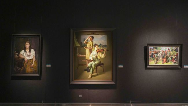 “青绿齐鲁——2025山东省油画作品展”在山东美术馆开展