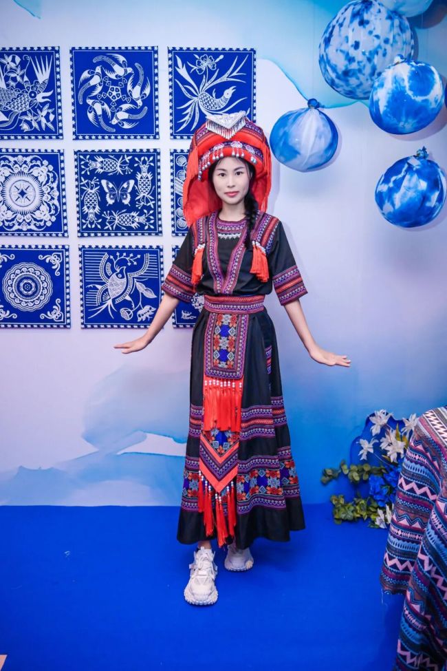 一场场民族风情下午茶在莎蔓莉莎全国各门店燃爆……