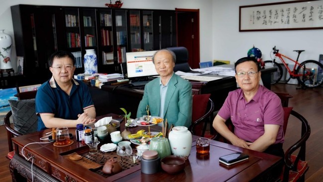 汲古开新，笔墨传情——著名画家冯大中、喻国玮走进文化视界