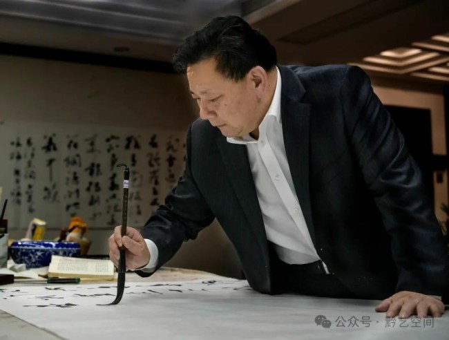 鄢福初·书法丨苍劲雄浑而又气势飘逸,思高笔达而含君子之气