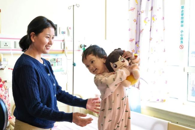 跨越 4000 公里的 “心” 守护!海尔联合青岛妇儿医院为西藏患儿点亮希望