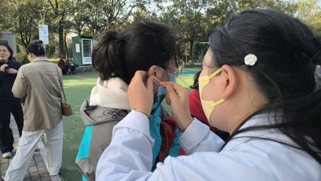 打破“就医时间差”!淄博高新区“中医夜市”火了,四大功能区服务全