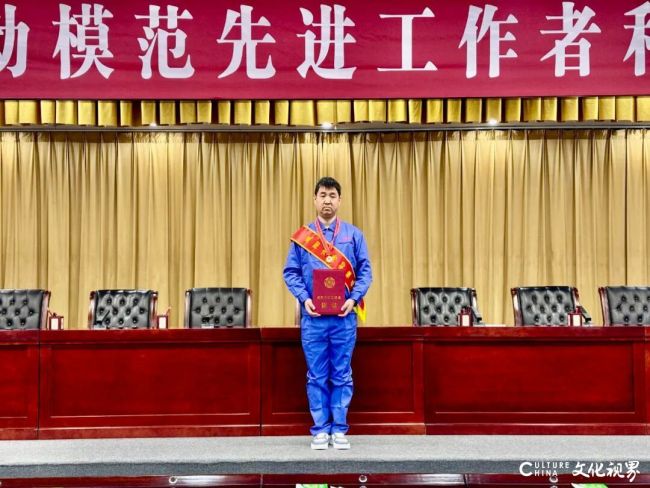 继获得咸阳市第一届职业技能大赛一等奖后，陕西步长制药成渝再获“咸阳市劳动模范”荣誉称号