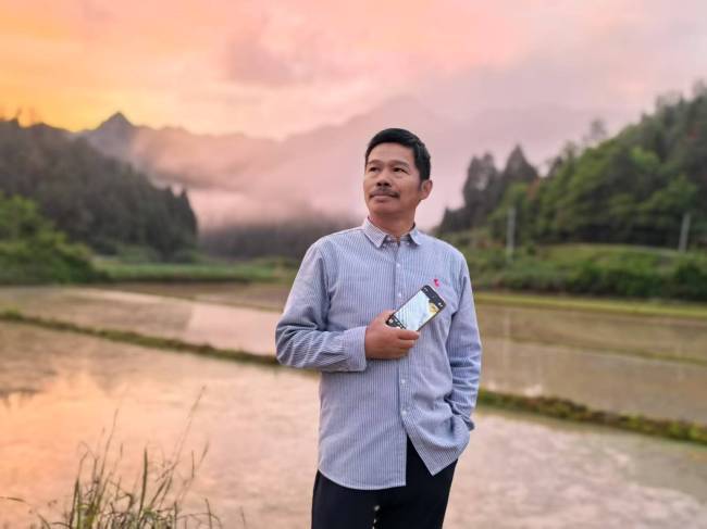 【DeepSeek谈艺】戴艺强·水彩画 | 用明澈轻盈的水色铺陈自然的韵味