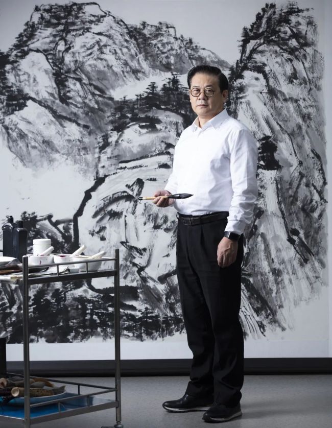 徐里：以画笔为桥梁，捍卫中国画元素，讲好中国故事