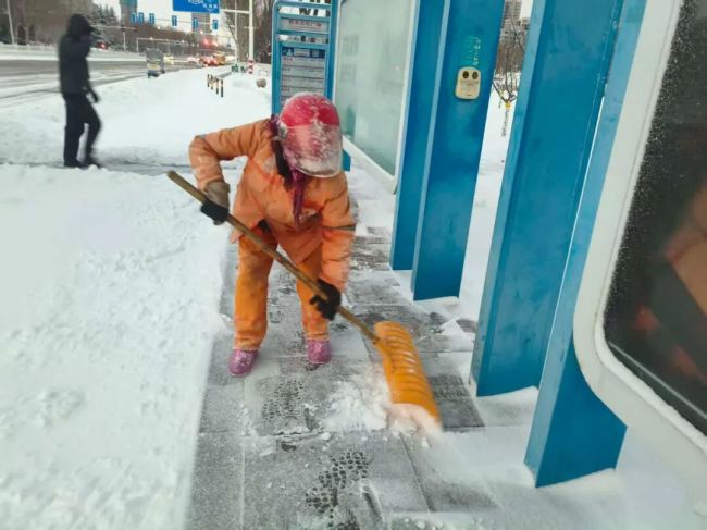 烟台莱山清雪“加速度”:多部门联动 打通民心“安心路”