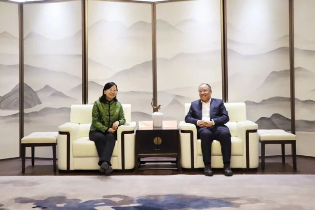 济南中院审判委专职委员、二级高级法官毕惠岩昨日赴康桥律所走访全国人大代表、康桥首席合伙人张巧良