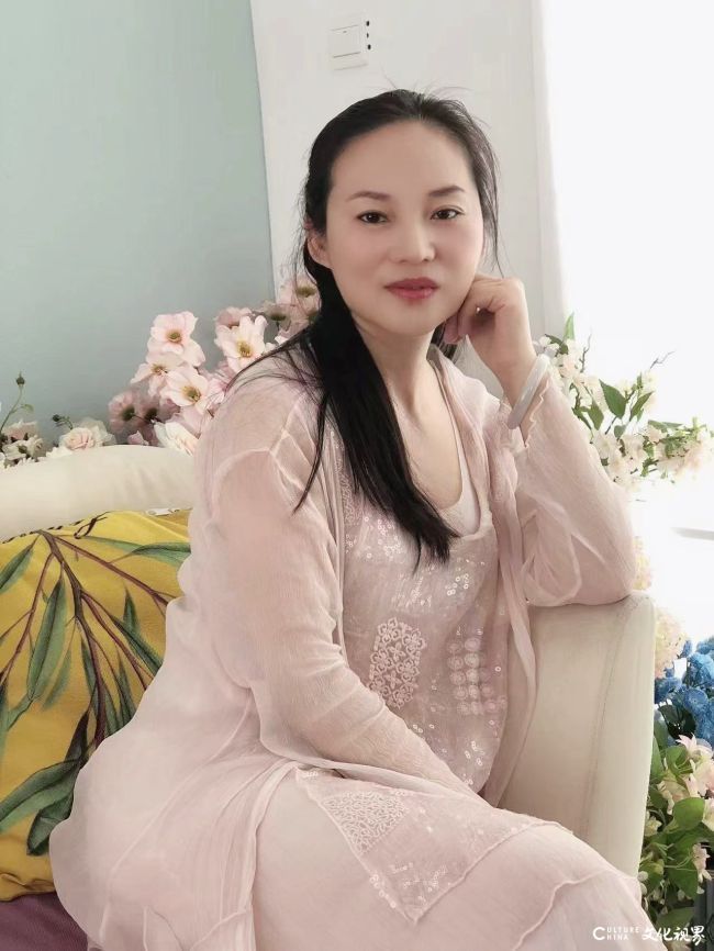 “家园——翟优&樊蕾伉俪中国画展”在加拿大启幕,展期至8月31日