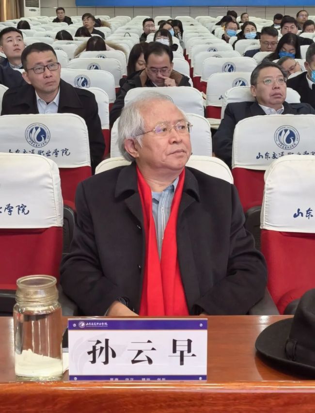 孙云早《向老而生》 | 一位孝子,一部巨著,照见中国养老的真实模样