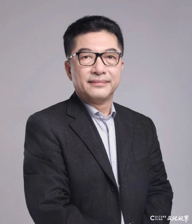 韦俊平 | 用画笔定格家乡，慰藉绵长乡愁