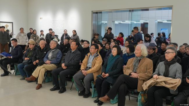 “师者足迹——古棕油画作品展”昨日在首都师范大学开幕