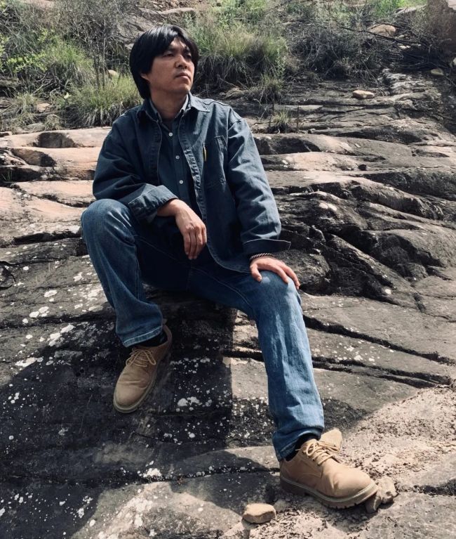 【时代青年油画社】张江源 | 粗犷的笔触与浓重的色彩交织，迸发出强烈的视觉冲击力