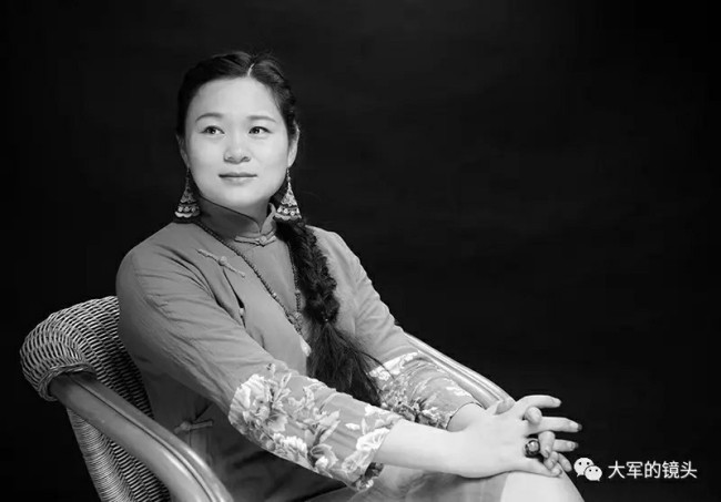 明天下午3点，锁定山东省美术馆，“春风十里——2026年陈金梅作品展”和艺术家本人与您不见不散