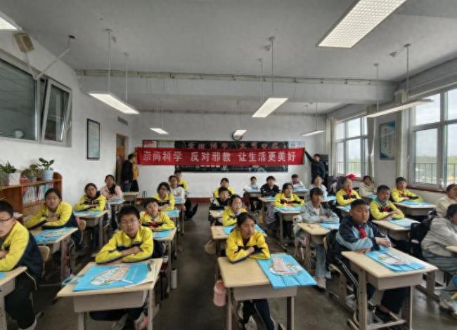 青岛西海岸新区：筑牢青春防线 守护无邪校园