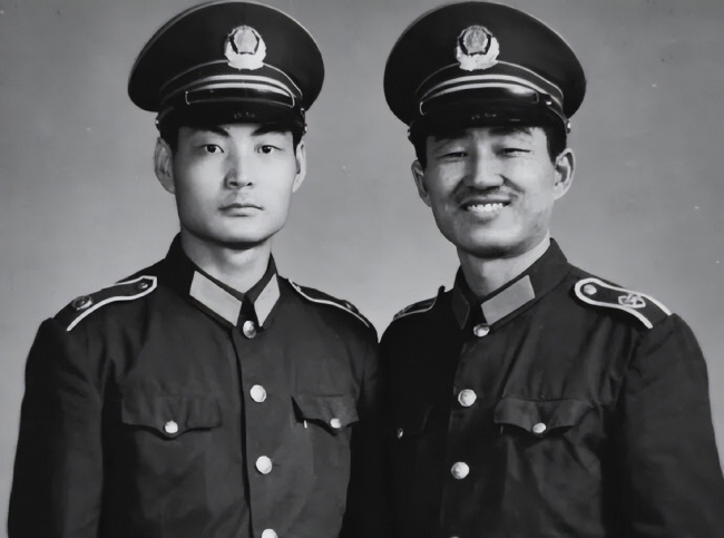我和岳南的战友情与文学梦