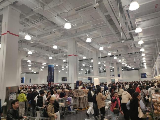青岛山姆开业人气爆棚,改写城市商业版图,并催生系列“连锁反应”