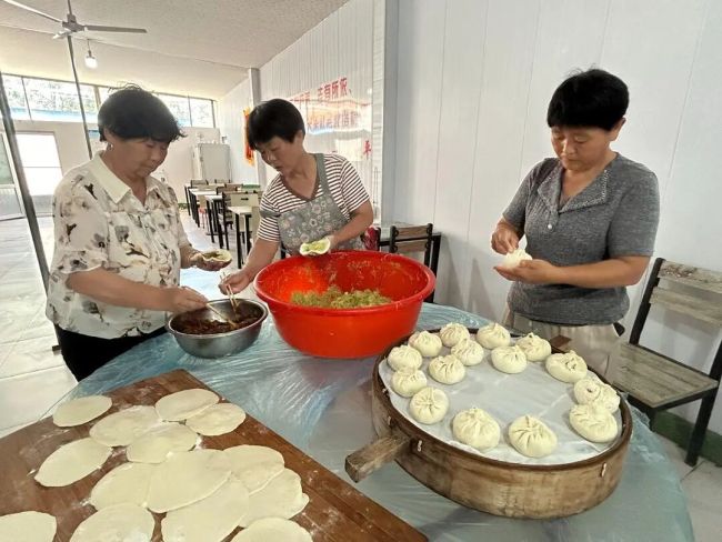 一顿田间热饭背后，藏着德州“雨口夺粮”的担当