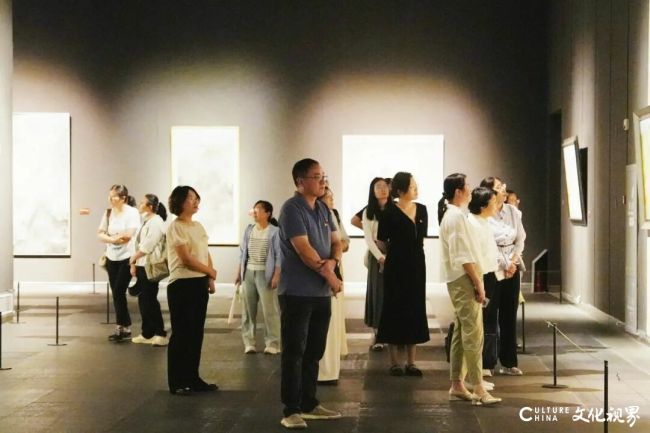 山东省文化艺术学校文化教研室党支部联合山东省教科院两支部开展主题党日活动