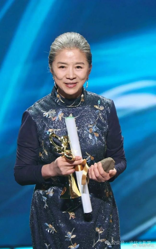 山东艺术学院校友迟蓬斩获白玉兰奖最佳女配角，倪萍发文深情祝贺