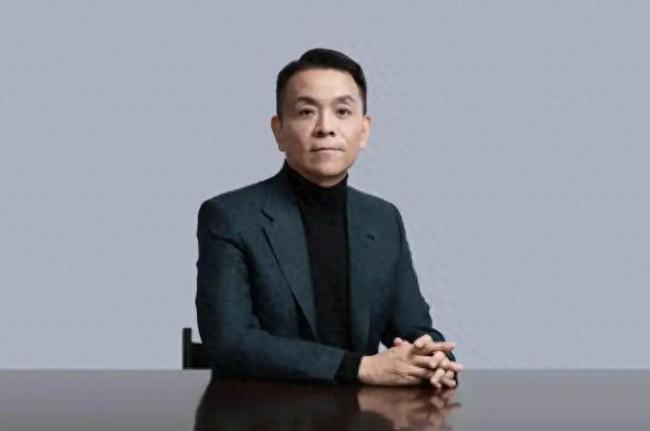 年薪近千万的水井坊总经理胡庭洲提前离任，双品牌渠道改革落地后公司营收利润大幅缩水