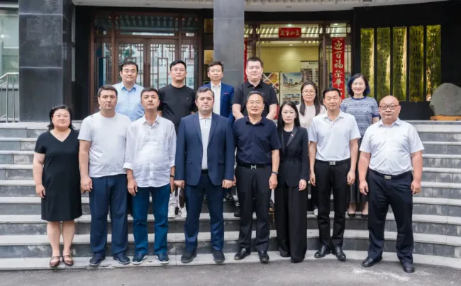 乌兹别克斯坦旅游委员会代表团到访沃尔德集团,共商中乌文旅经贸深度合作
