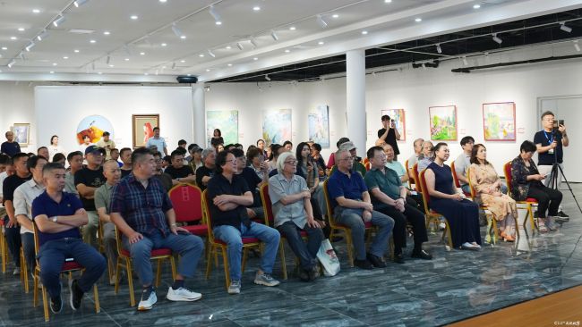 “2026山东油画家邀请展”昨日在济南隆重开幕