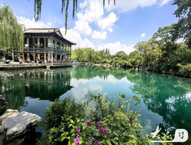 济南夏日避暑好去处，五龙潭化身天然空调畅享戏水时光