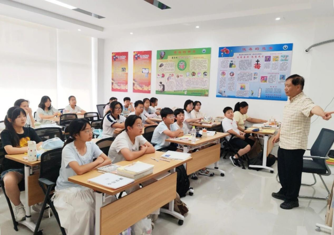 威海临港区草庙子镇:暑期特色“护苗+”课堂,守护青少年健康成长
