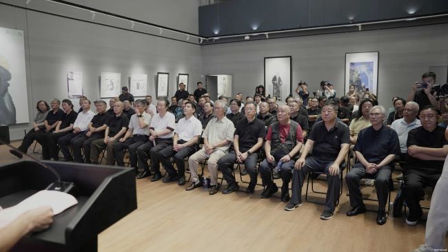 “刘西洁人物画展”昨日在菏泽市美术馆盛大开幕