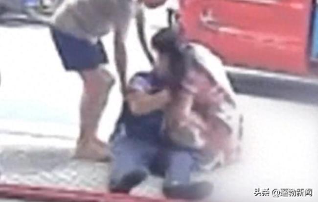 老人进店晕倒后因自身疾病离世,家属向店家索赔10万并扬言“抬尸堵店”,衡阳店主无责赔款1.9万元,当地司法局已介入调查