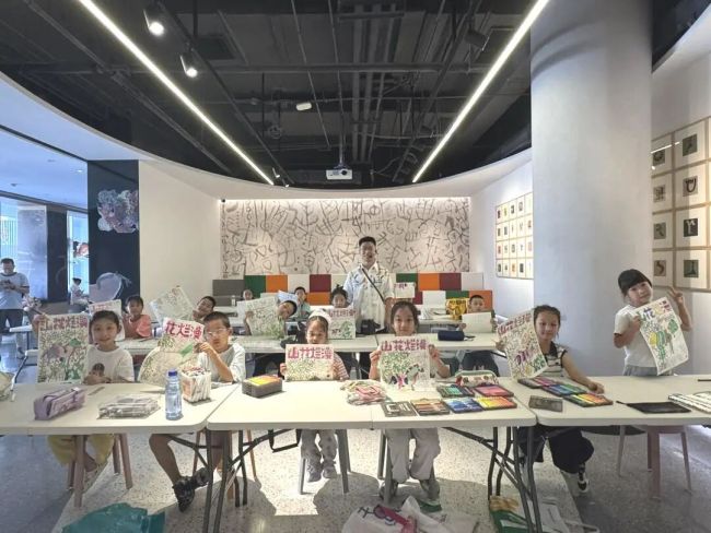 体验绘画乐趣，领略国风魅力 | 济南韩美林艺术馆“育美成林——美林小匠马克笔公益项目”暑期课程收官