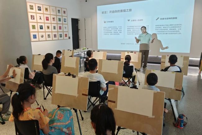 沉浸在黑白灰的纯粹世界完成艺术蜕变——济南韩美林艺术馆暑假素描训练营结课