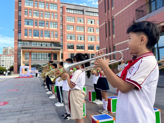 威海高新区科技小学:长征精神立远志 强心健体启新程