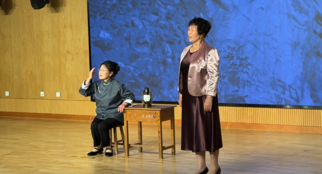 银龄诵经典·薪火永相传——烟台莱山区银龄诵读团开班暨教师节主题分享活动举行