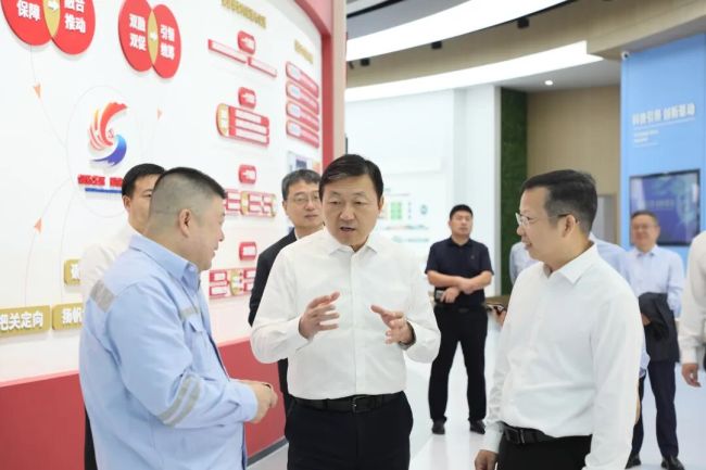 山东省国资委党委书记、主任刘建军一行到华鲁恒升调研
