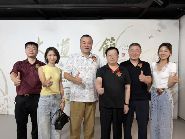 “大道至简——全国花鸟画名家邀请展”昨日在济南云间美术馆开幕