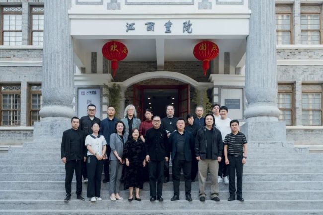 中国国家画院院长刘万鸣一行到江西画院调研指导