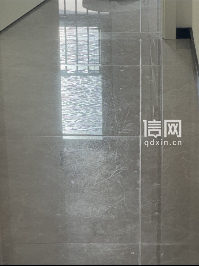 天天3·15 | 云鲸JX扫地机器人将新家瓷砖划得“乱如麻”遭遇“品牌自判”式售后，消费者还原现场时到手4天的机器竟突然坏掉