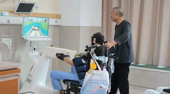 破解脑卒中后“想动不能动”的康复难题——银丰（济南）医院专家解读非侵入式脑机接口